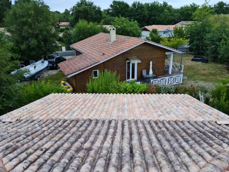 Devis pour un nettoyage de toiture par un couvreur sur listrac médoc prés de saint aubin Médoc 33